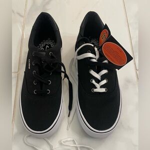 New! Lugz comfy sneakers